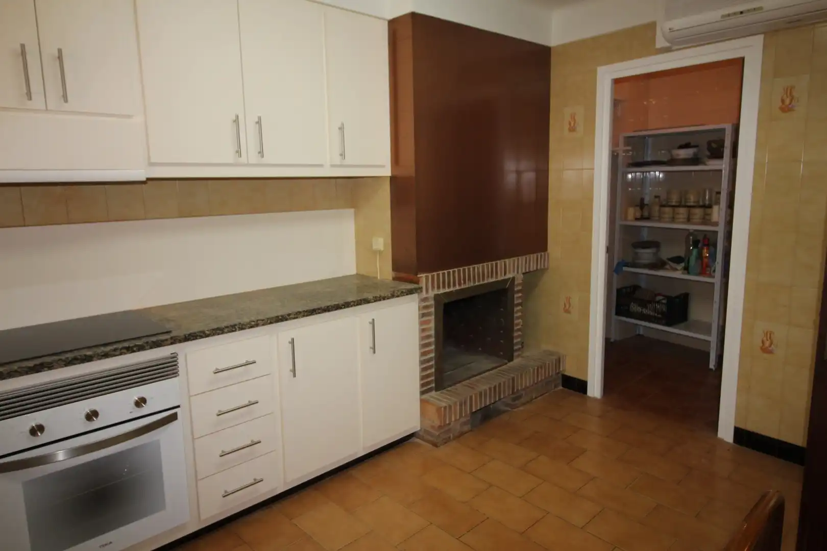 Kitchen of Houses for sale in Peralada  with Terrace and Storage room