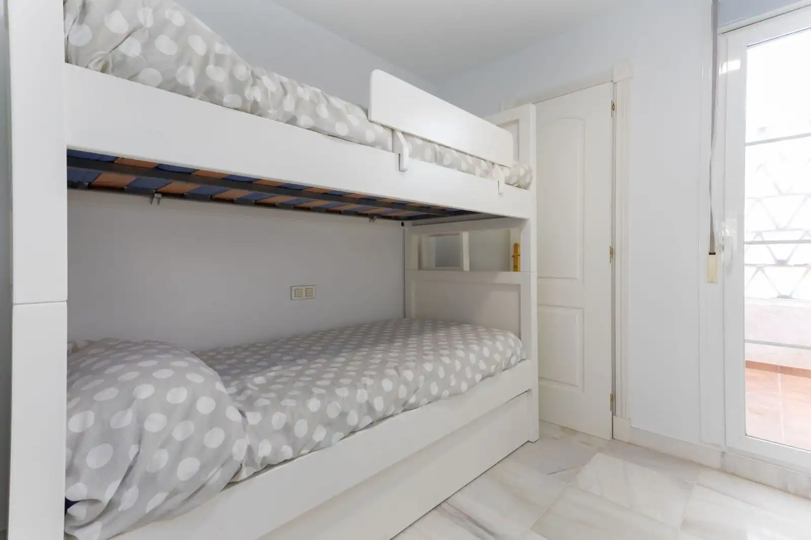 Habitación de Piso en venta en Marbella con Aire acondicionado, Terraza y Amueblado