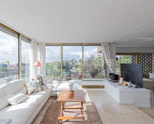 Sala d'estar de Apartament de lloguer en  Barcelona Capital amb Aire condicionat, Calefacció i Parquet