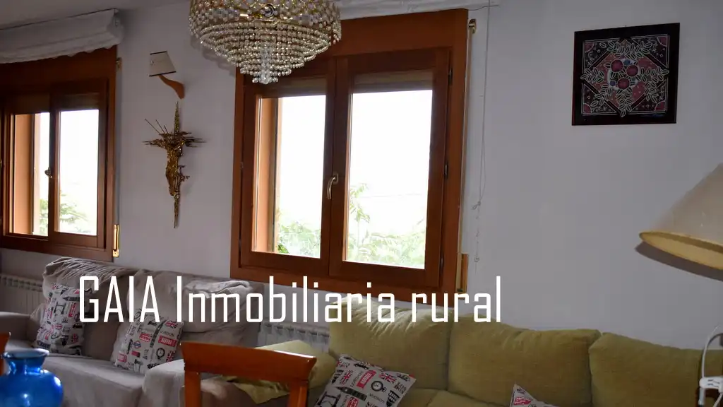 Wohnzimmer von Einfamilien-Reihenhaus zum Verkauf in Caspe