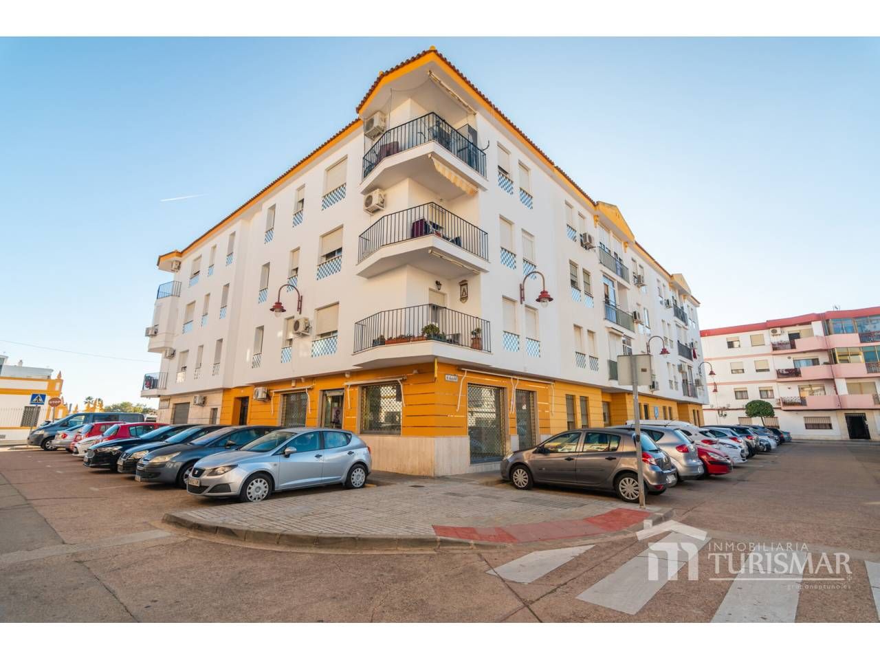 Vista exterior de Nau industrial en venda en Ayamonte