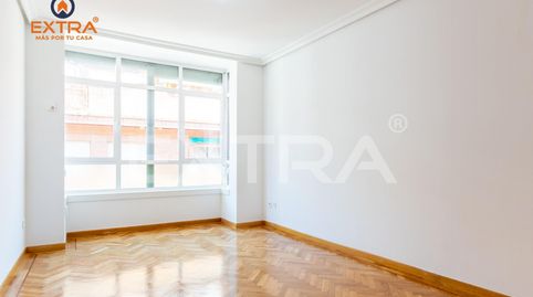 Photo 4 of Flat for rent in Calle de Pinos Baja, Valdeacederas, Madrid Capital