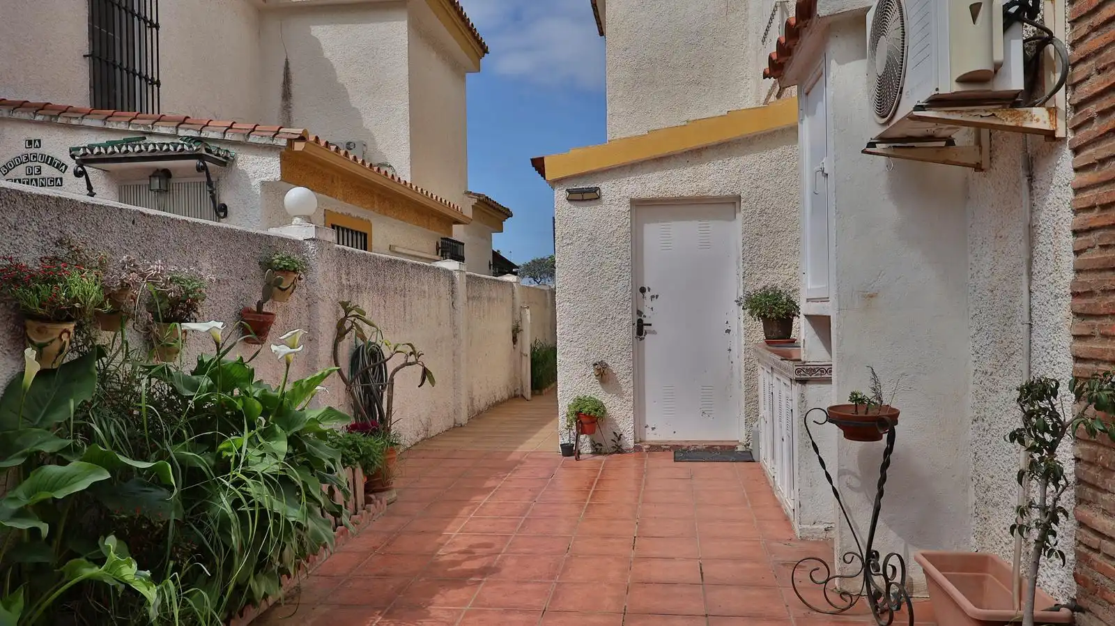 Exterior view of Detached homes for sale in Málaga  with Terrace and Community pool