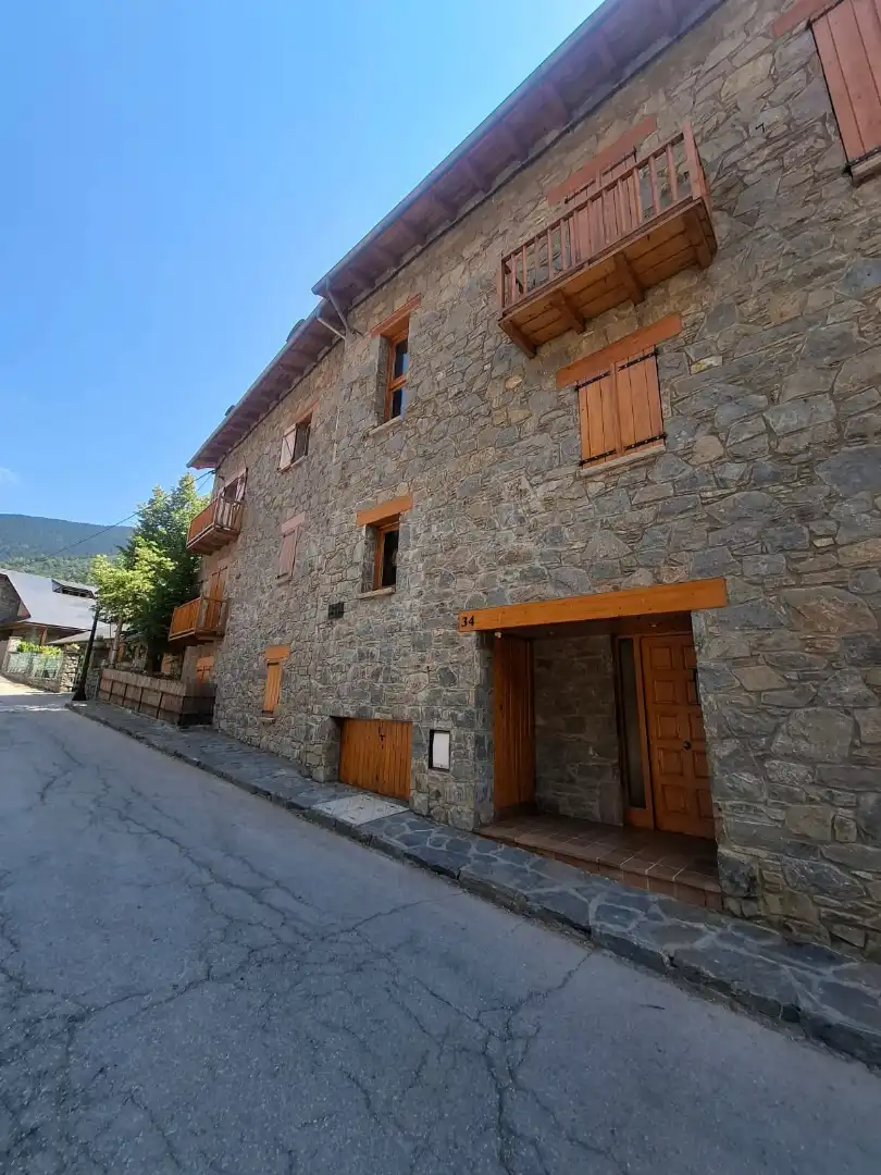 Exterior view of Flat for sale in Setcases  with Furnished