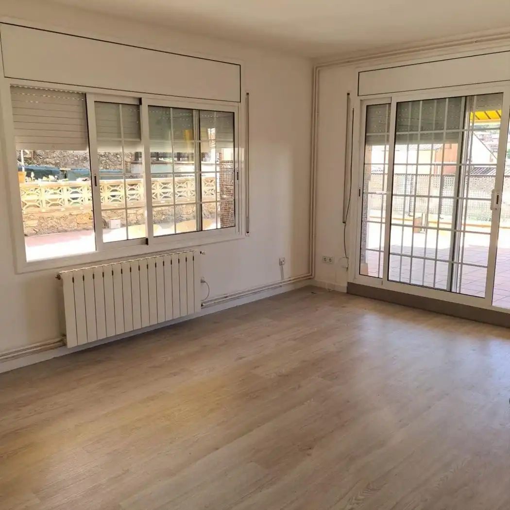 Habitación de Planta baja de alquiler en Corbera de Llobregat con Aire acondicionado, Calefacción y Terraza
