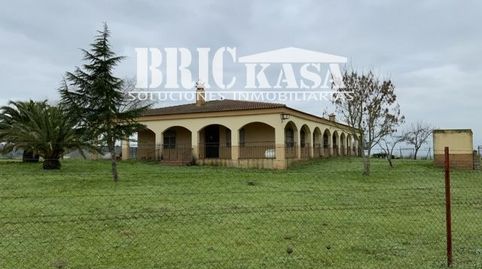 Chalet Independiente en venta en Torreorgaz, con 346 m2, 7 habitaciones y 2 baños, Trastero, Amueblado y Calefacción CHIMENEA. Esp