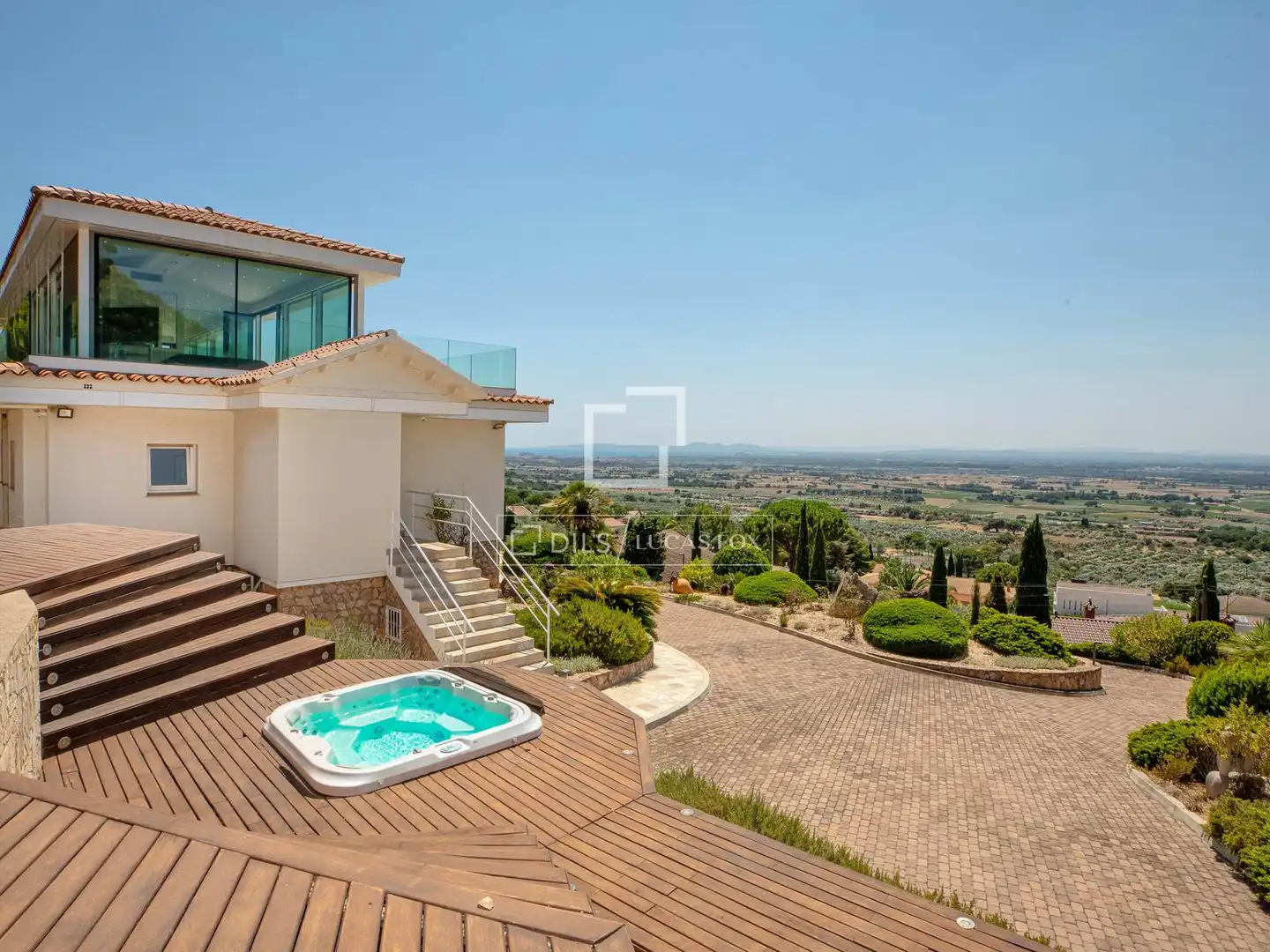 Terrassa de Casa o xalet en venda en Pau amb Aire condicionat, Calefacció i Jardí privat