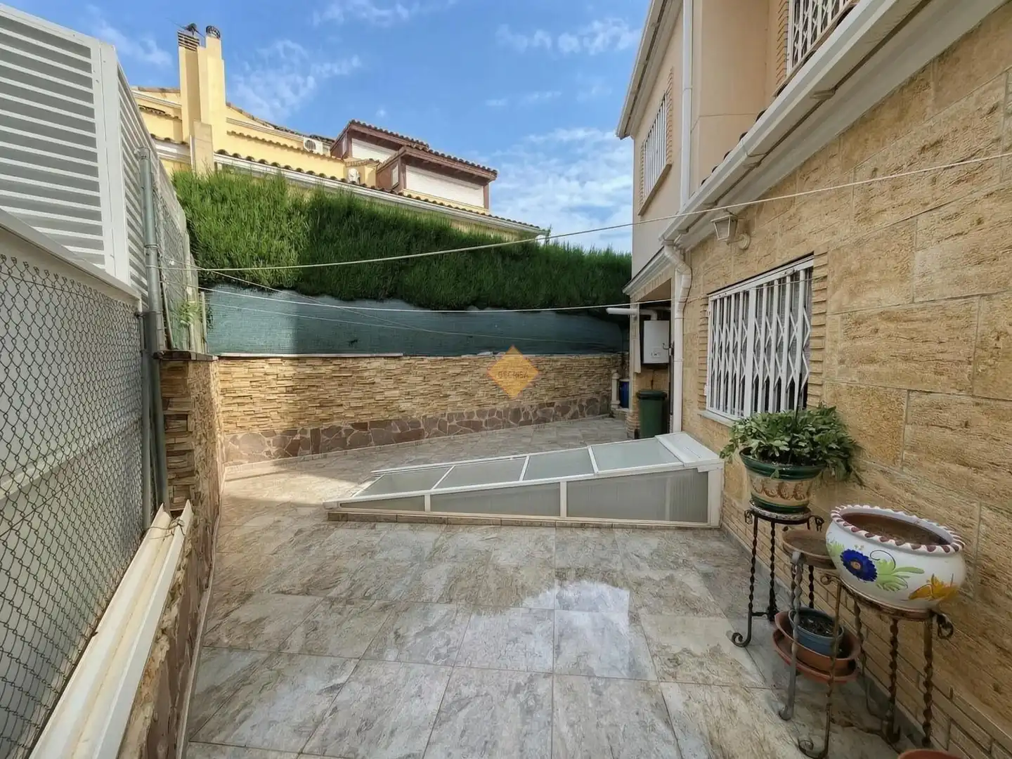 Vista exterior de Casa o xalet en venda en Paterna amb Aire condicionat, Calefacció i Jardí privat