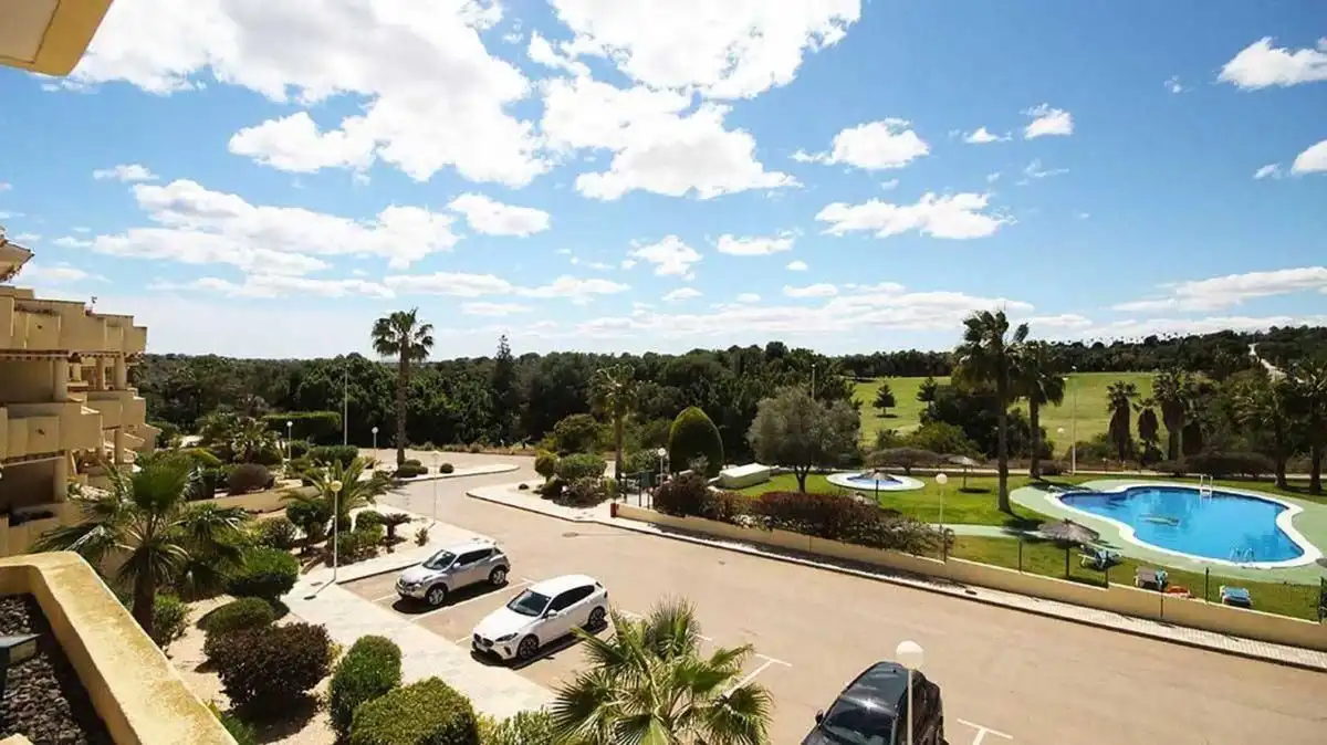 Apartment mit Pool zum Verkauf in Orihuela Costa