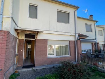 Adosado con jardín en venta en Olot