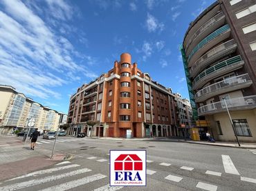 Pis amb ascensor en venda a Calle Leonardo Rucabado 1