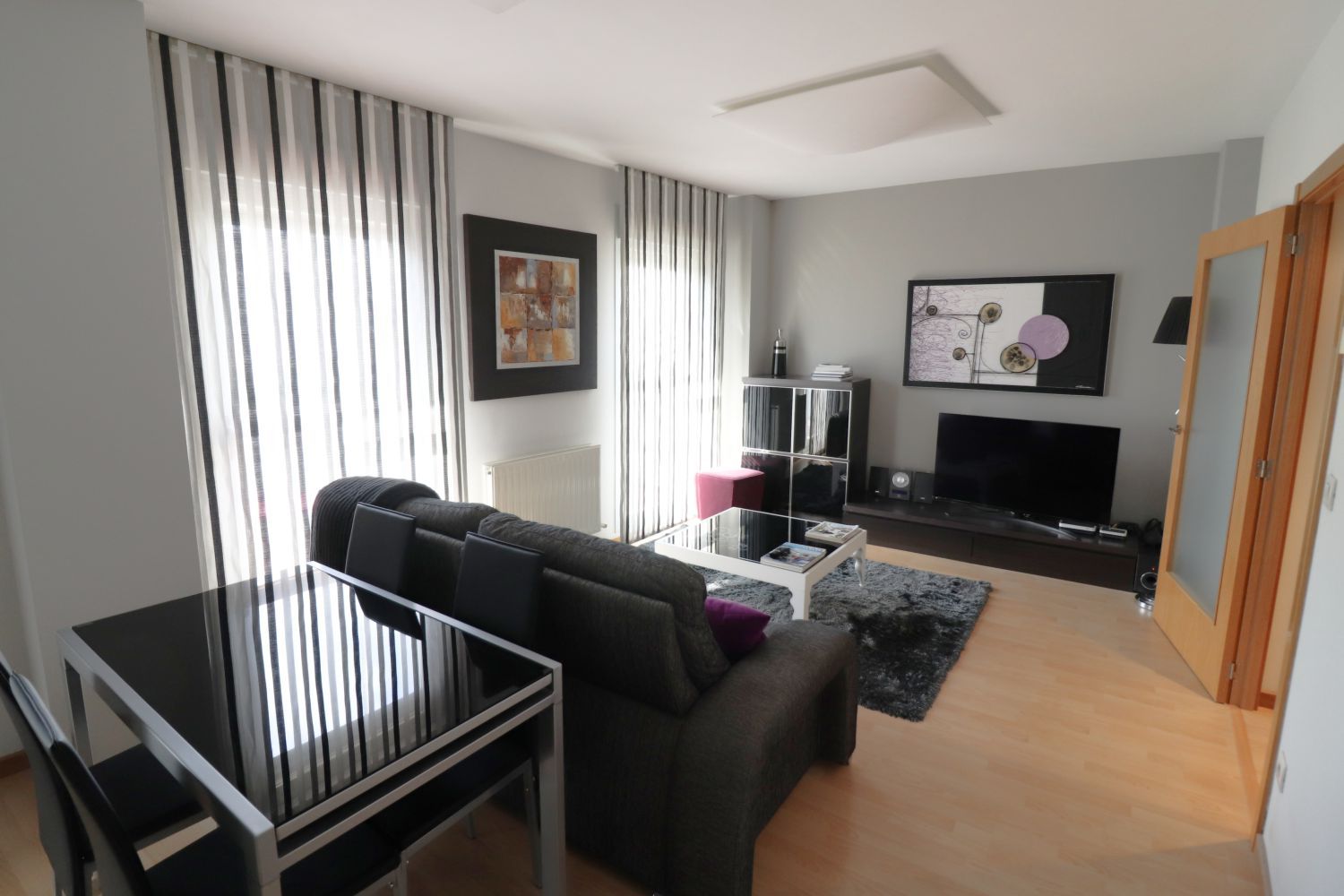 Sala d'estar de Pis en venda en Vitoria - Gasteiz amb Calefacció, Parquet i Terrassa