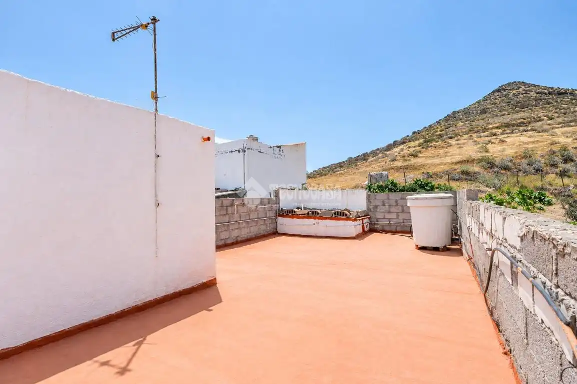 Casa aparellada amb terrassa en venda a La Aldea de San Nicolás, imagen 6