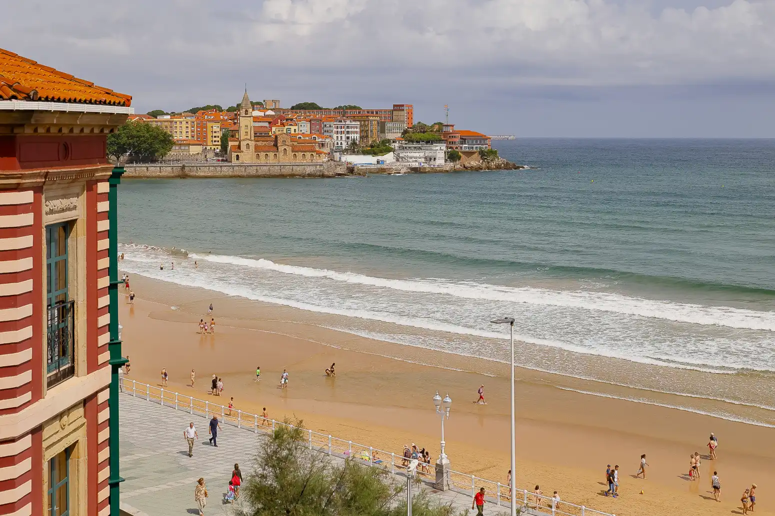 Vista exterior de Piso de alquiler en Gijón  con Calefacción y Amueblado
