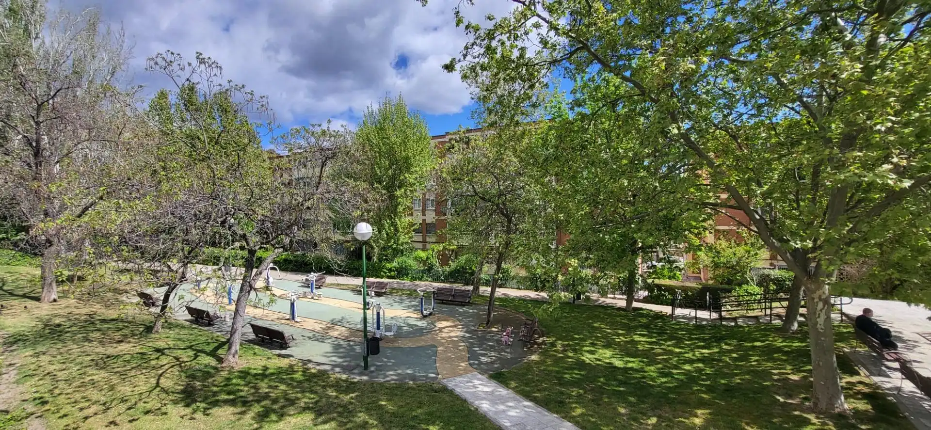 Vista exterior de Pis en venda en Alcobendas amb Calefacció, Jardí privat i Traster