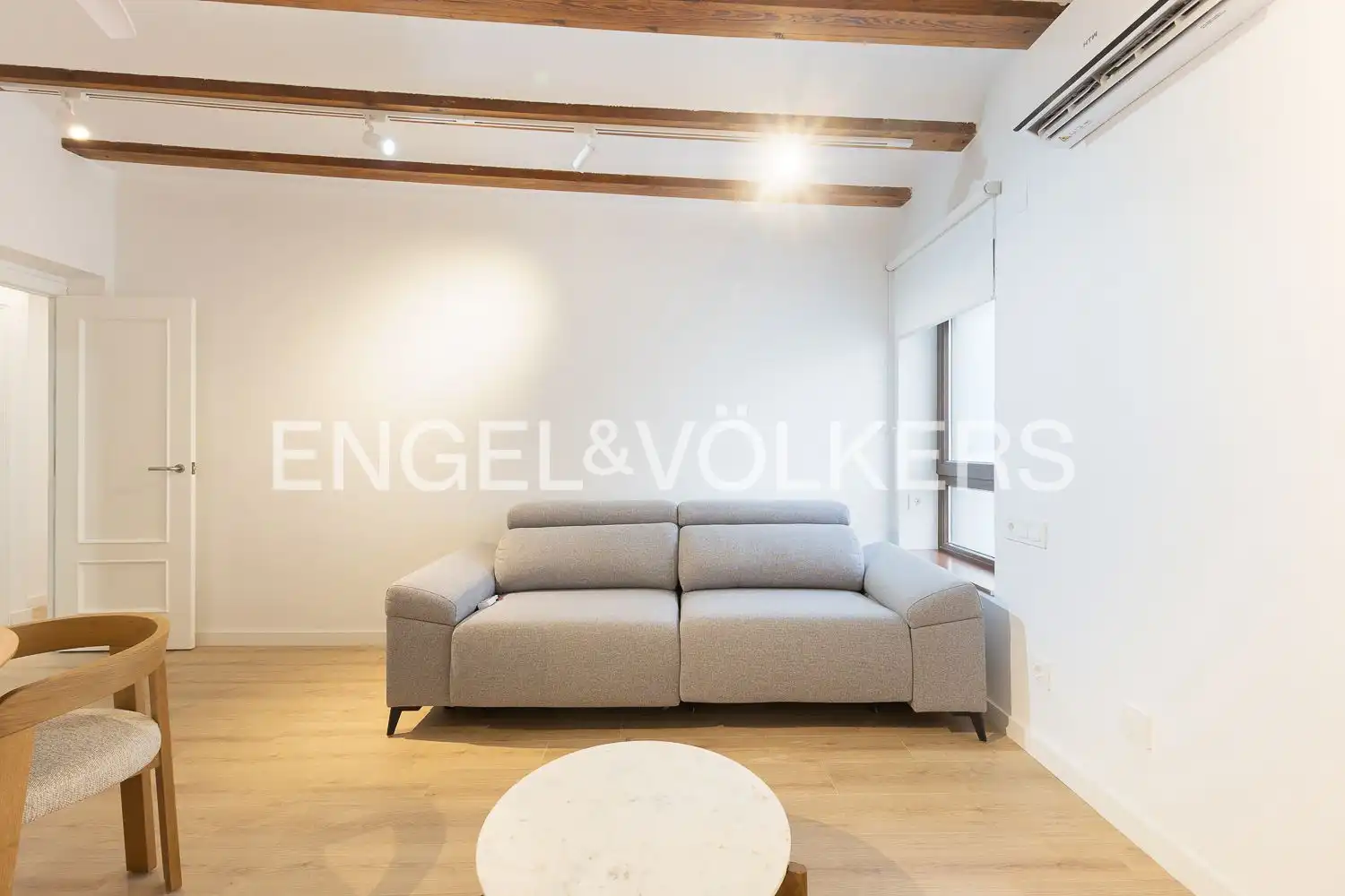Living room of Flat for rent in Valencia  with Air Conditioner, Heating and Parquet flooring