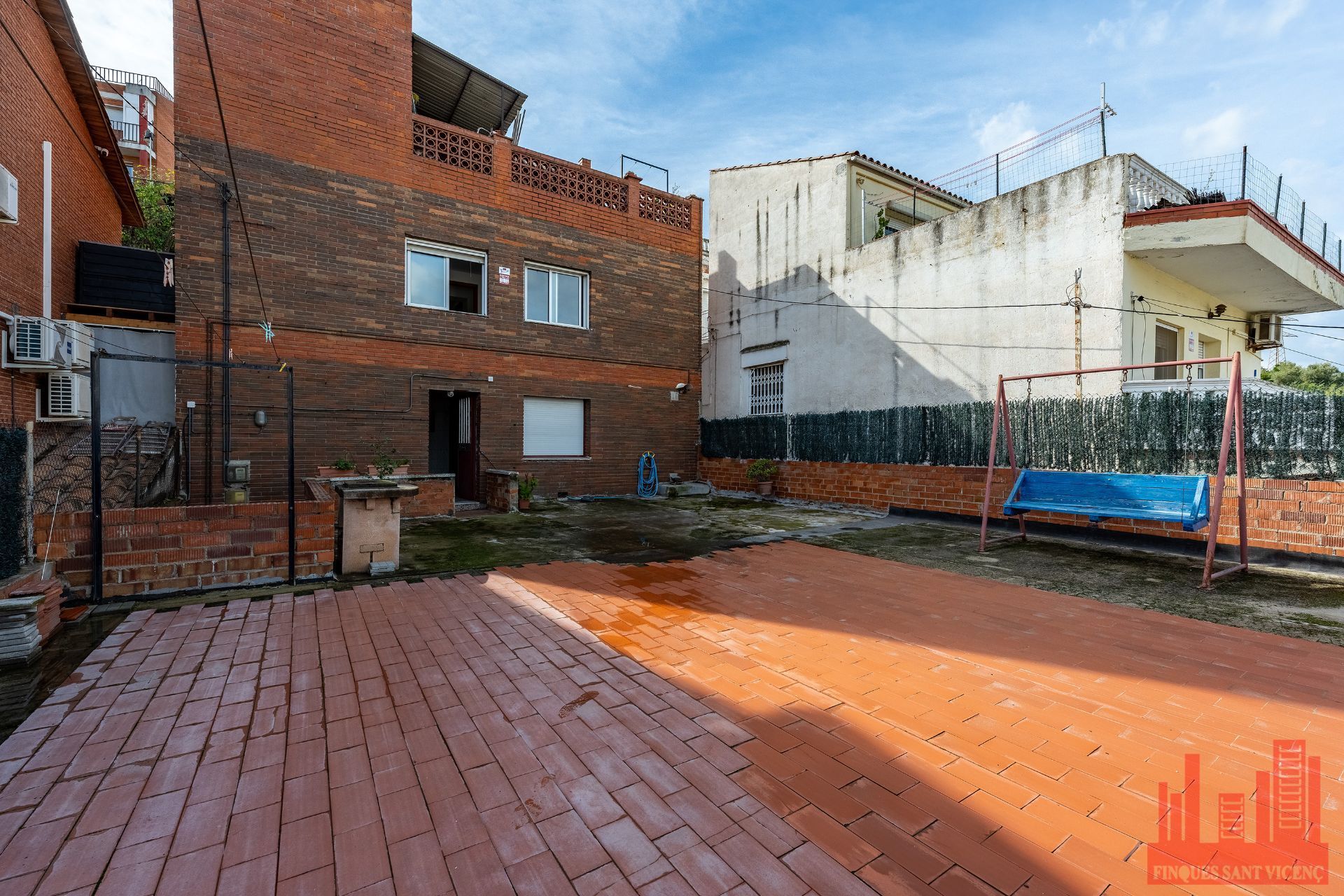 Exterior view of Flat for sale in Sant Vicenç Dels Horts  with Heating, Terrace and Storage room