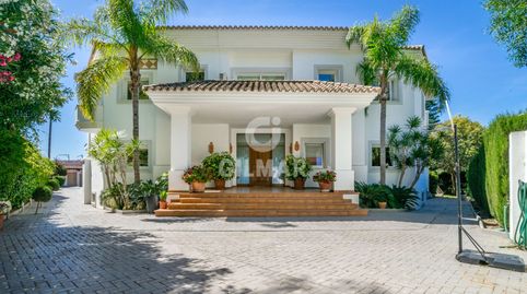 CON LICENCIA TURÍSTICA  Esta impresionante propiedad está ubicada en la exclusiva zona de El Paraíso Alto. Con una superficie de 6, imatge 4
