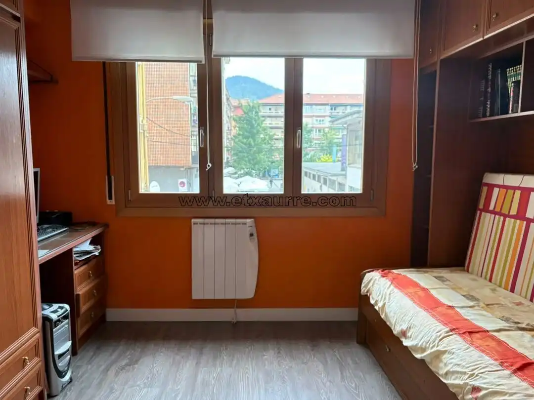 Habitación de Piso en venta en Laudio / Llodio con Calefacción, Amueblado y Balcón