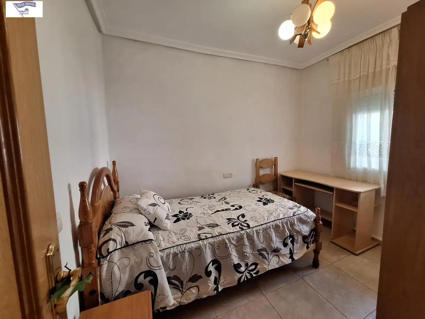 Habitación de Piso de alquiler en Albacete con Amueblado y Balcón