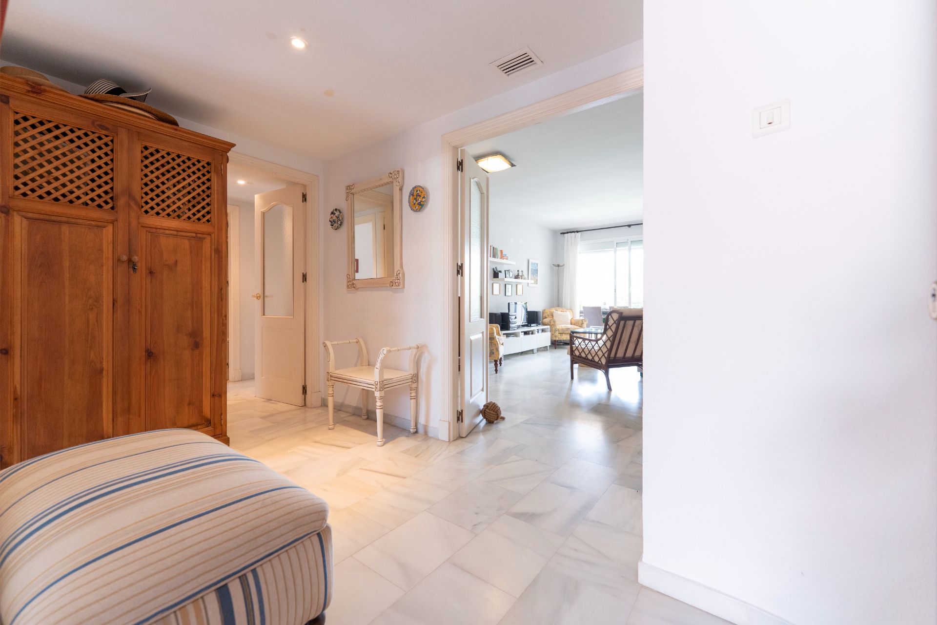 Flat for sale in Estepona  with Air Conditioner, Private garden and Terrace