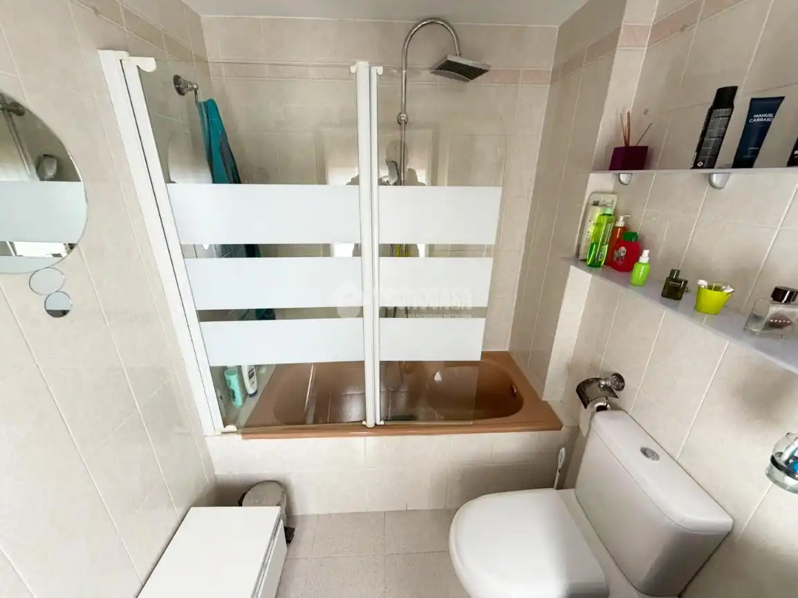 Bathroom of Detached homes for sale in Zaragoza  with Heating and Community pool