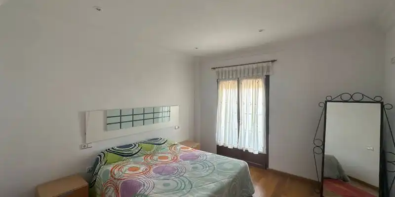 Dormitori de Casa adosada en venda en Villanueva del Trabuco amb Aire condicionat, Terrassa i Traster