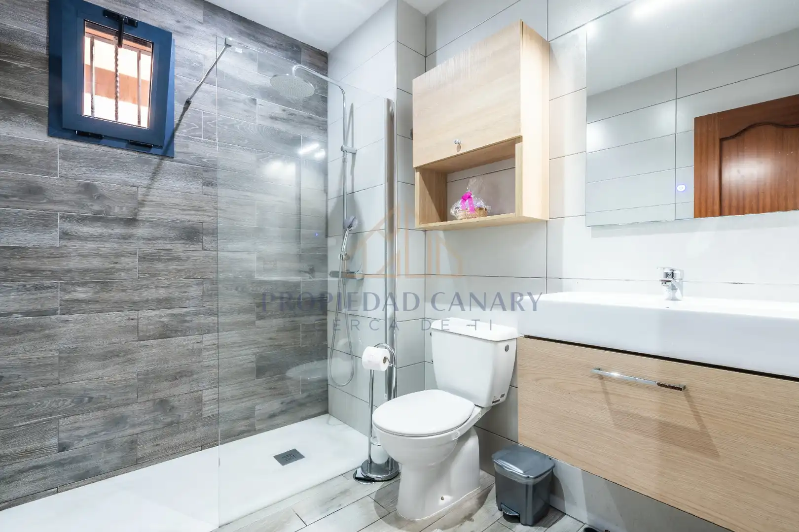 Bathroom of Flat for sale in Arona  with Air Conditioner, Terrace and Furnished