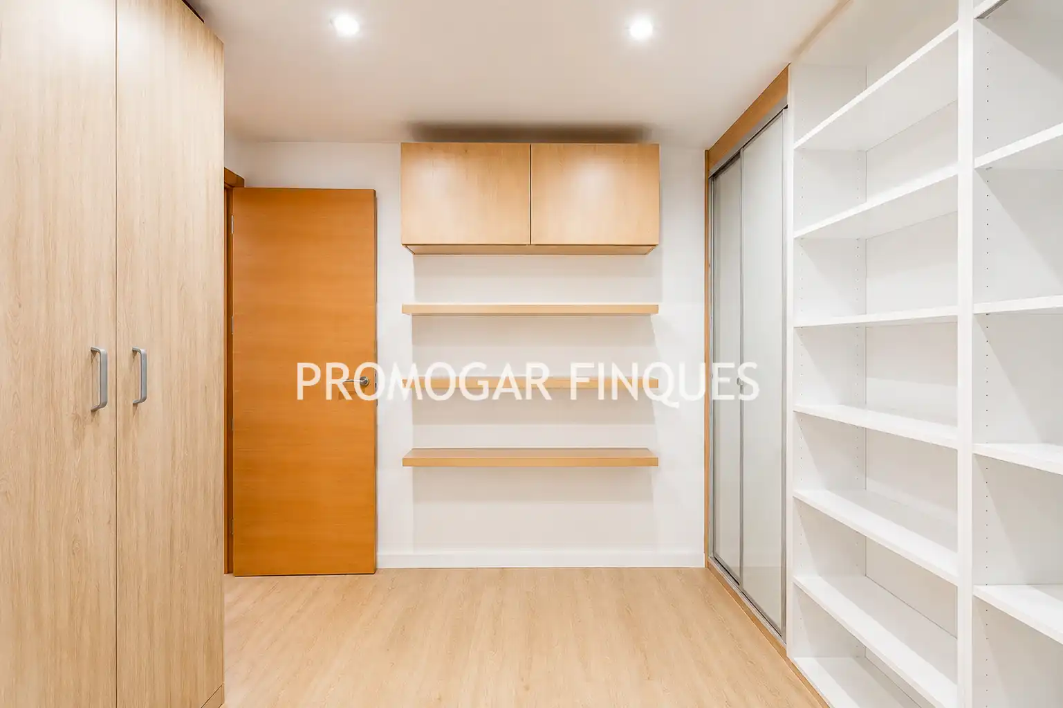 Bedroom of Flat for sale in Ripollet  with Parquet flooring, Terrace and Oven