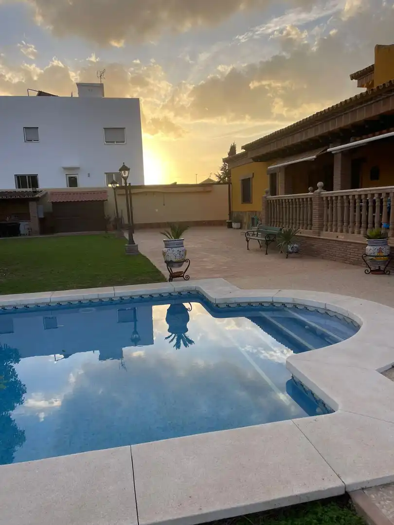 Piscina de Casa o chalet en venta en Fuengirola con Aire acondicionado, Jardín privado y Parquet