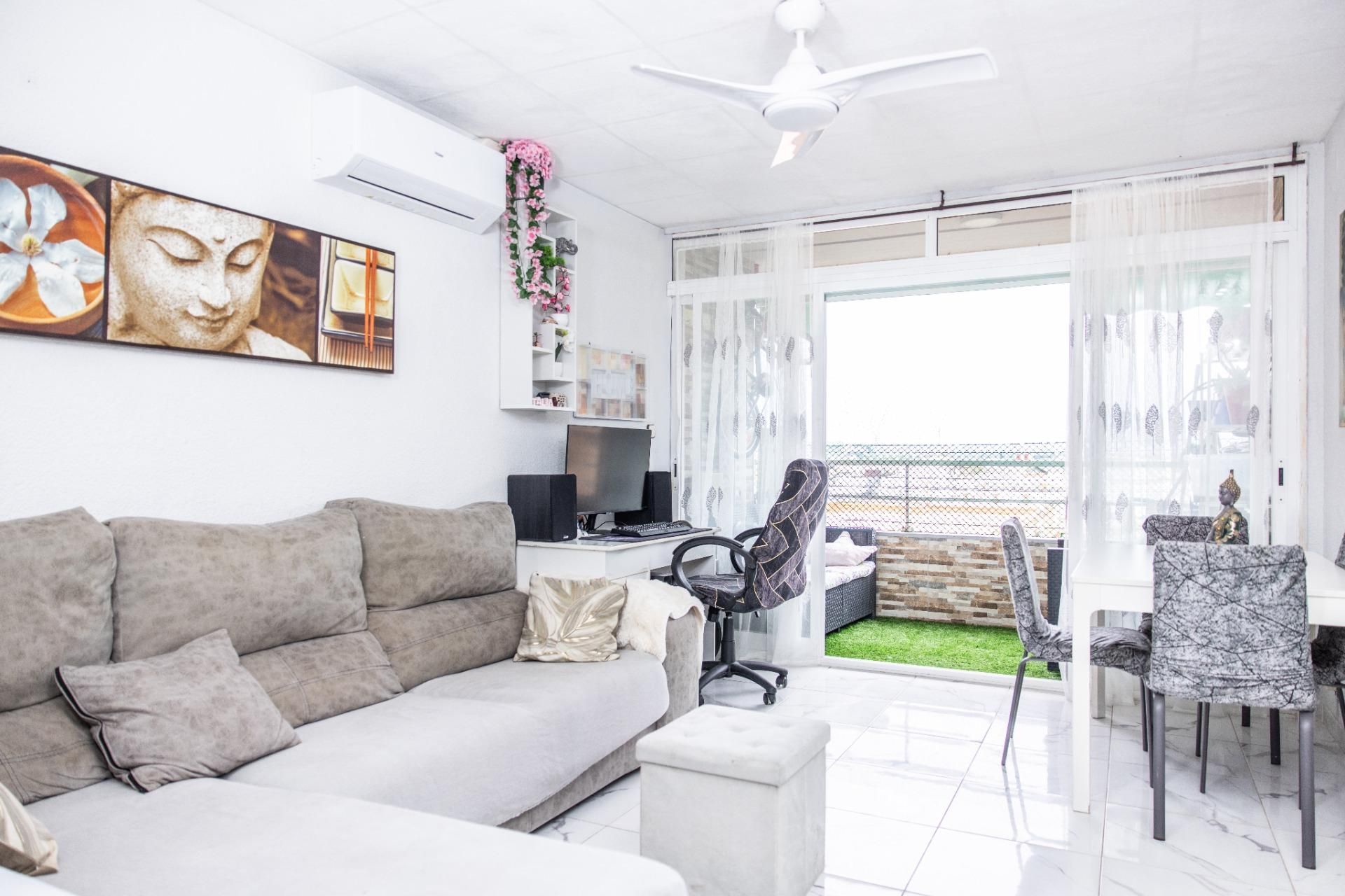 Living room of Flat for sale in Viladecans  with Air Conditioner and Balcony
