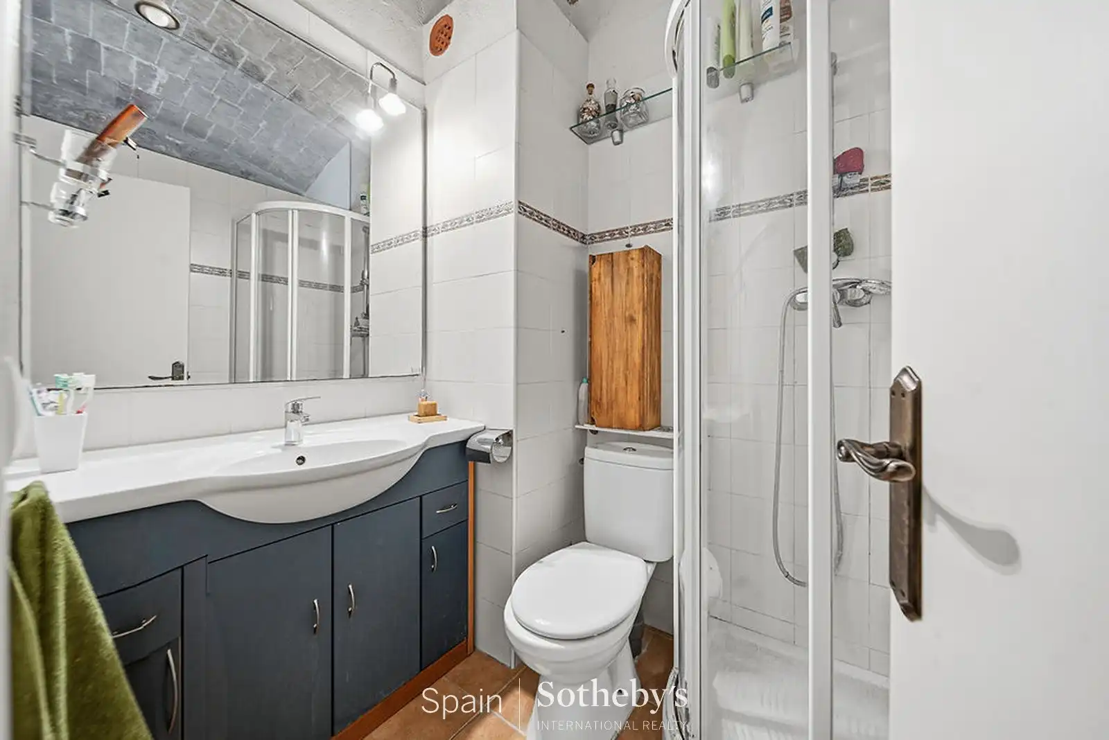 Badezimmer von Einfamilien-Reihenhaus zum Verkauf in L'Escala mit Heizung, Terrasse und Abstellraum