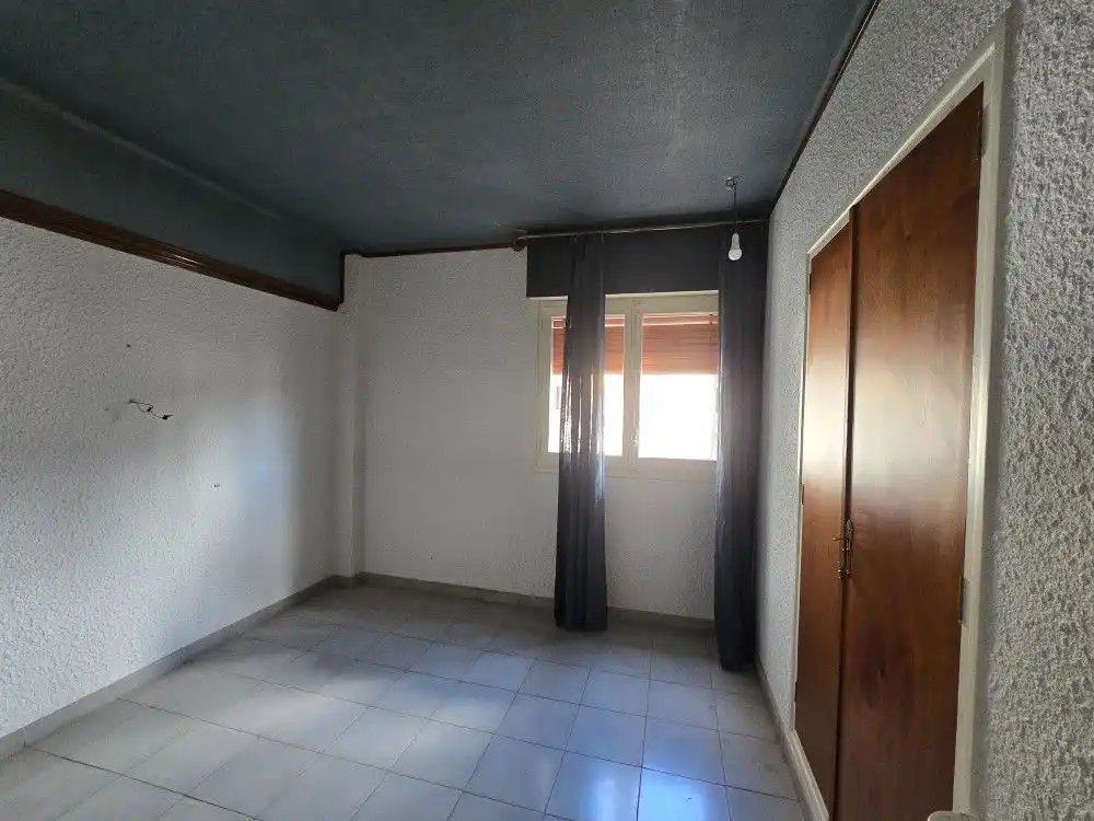 Schlafzimmer von Wohnung zur Miete in Jaca mit Abstellraum