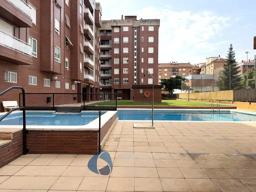 Flat for rent in Estambrera, Cascajos - Piqueras