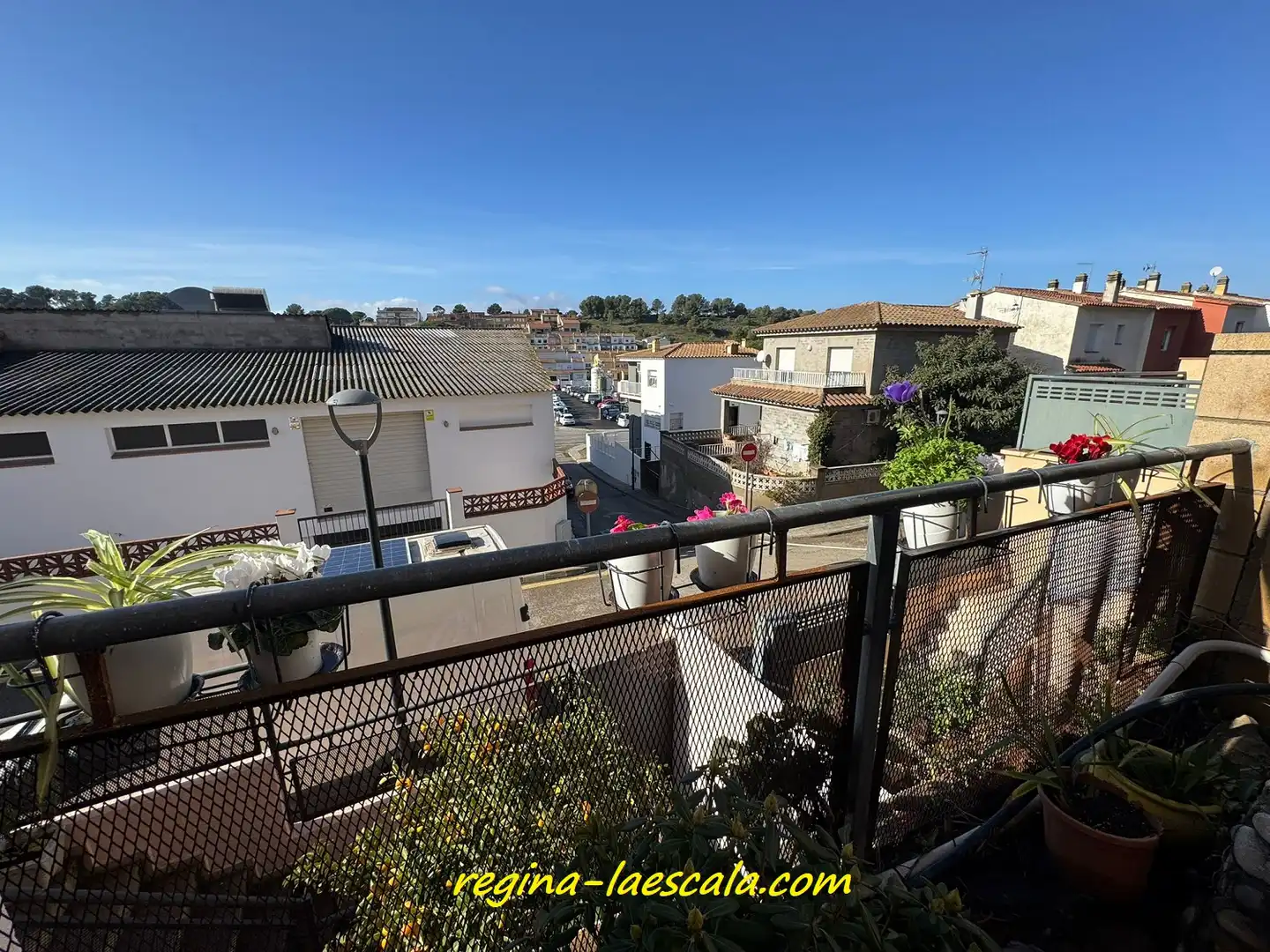 Terraced house with terrace for sale in Passatge Modigliani, imagen 2