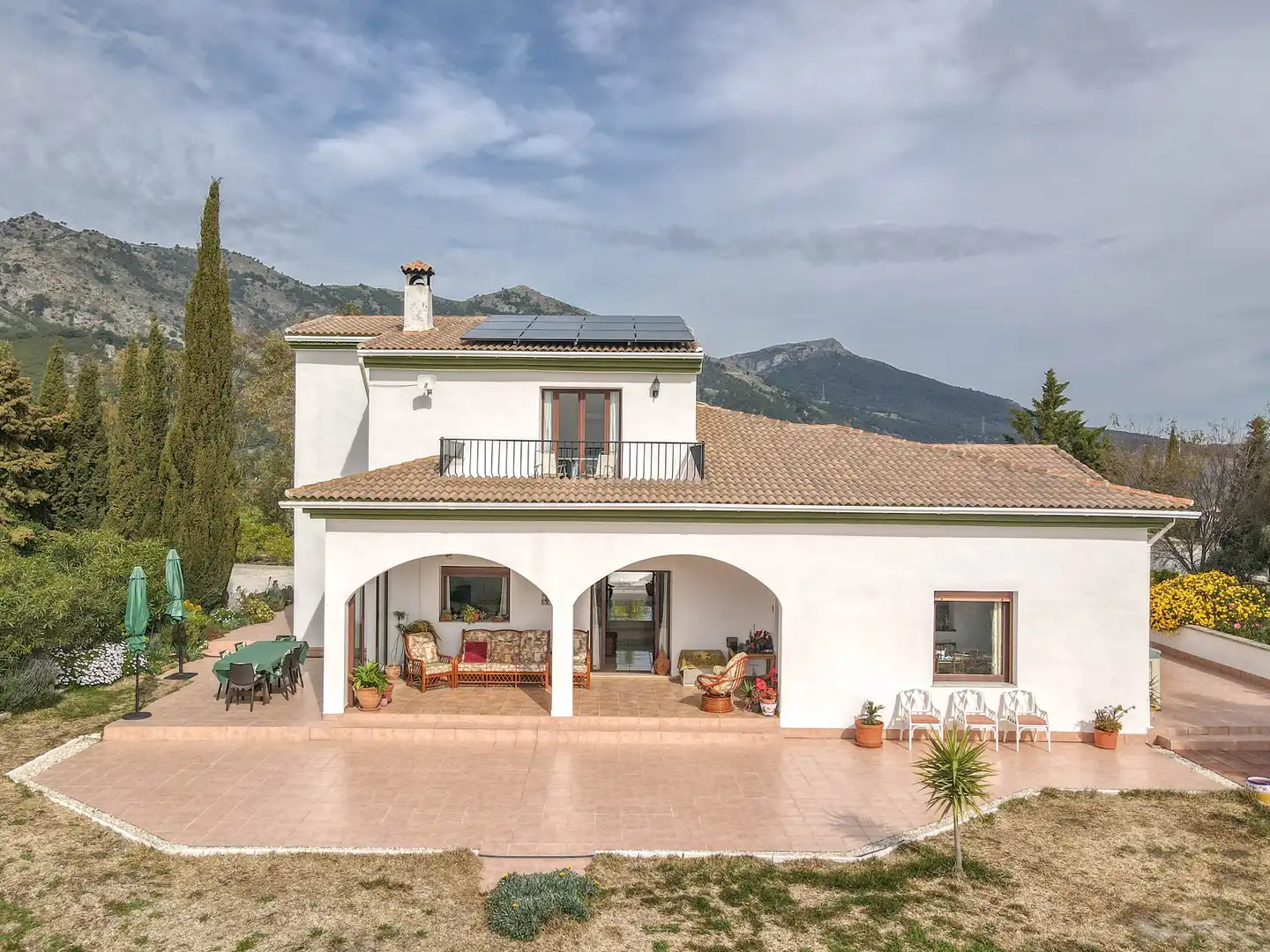 Vista exterior de Casa o chalet en venta en Casarabonela con Aire acondicionado, Jardín privado y Piscina