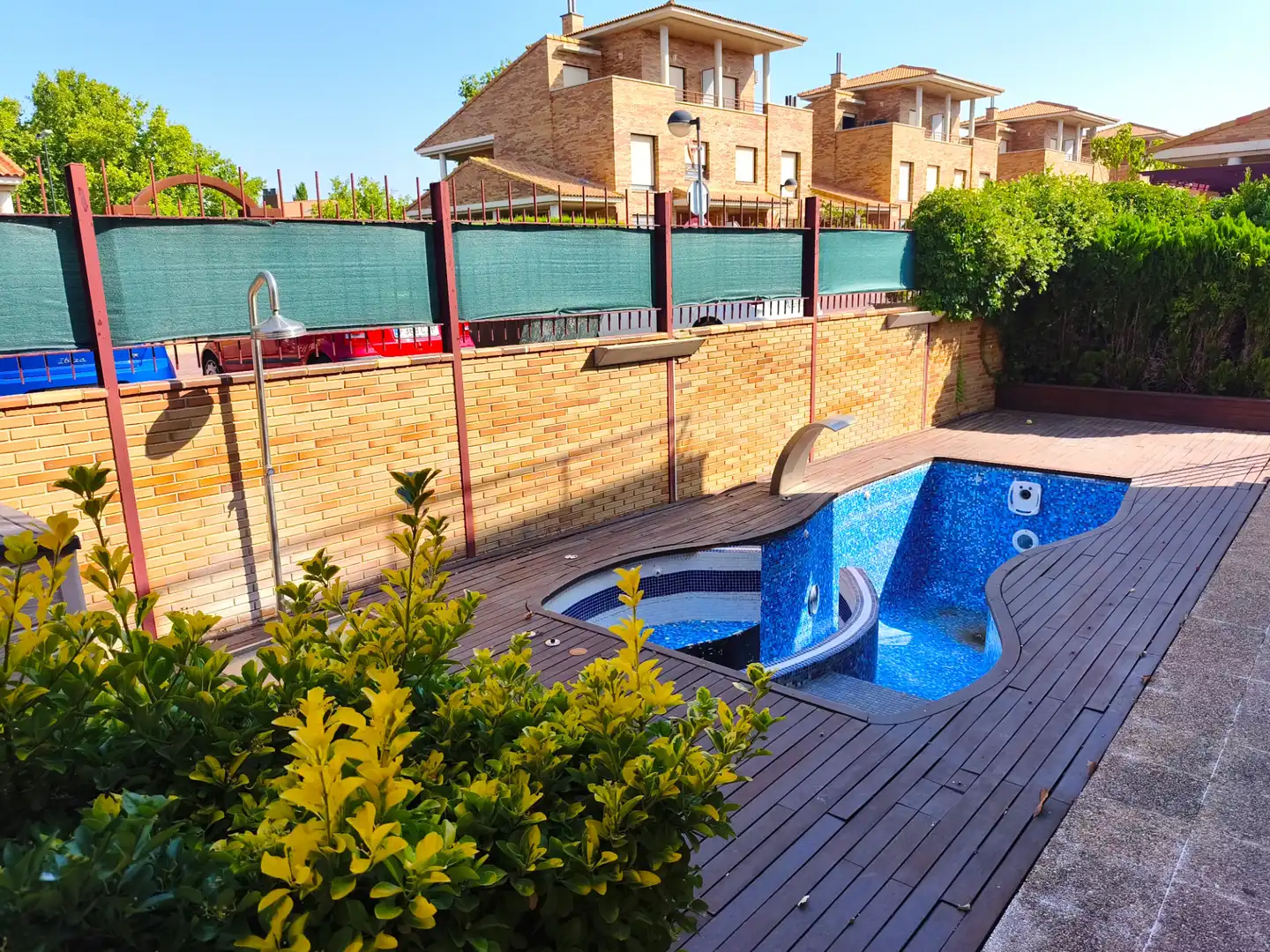 Piscina de Casa o chalet en venta en Zaragoza con Aire acondicionado, Jardín privado y Parquet