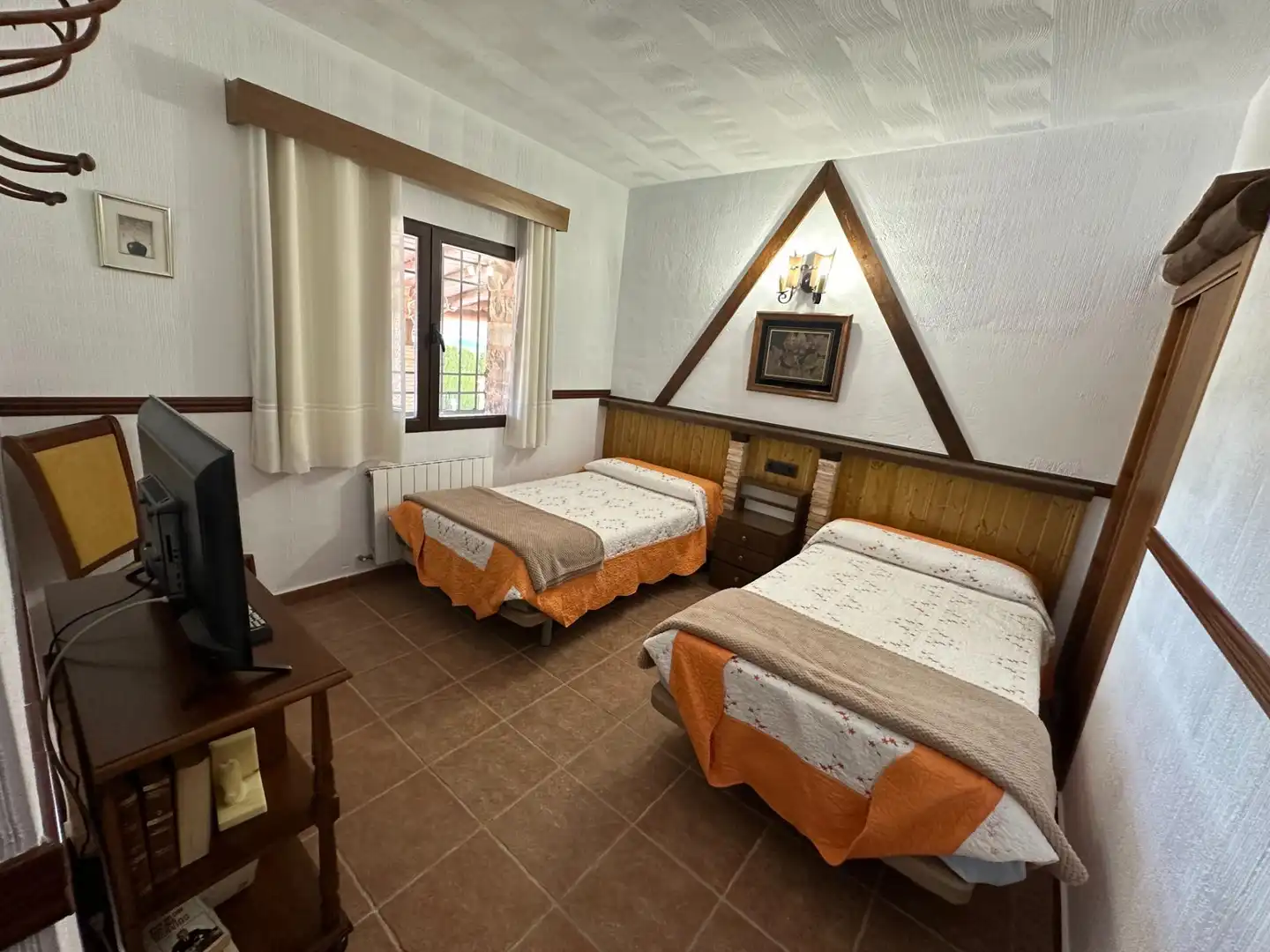 Bedroom of Houses for sale in Villar de Olalla  with Air Conditioner, Heating and Private garden