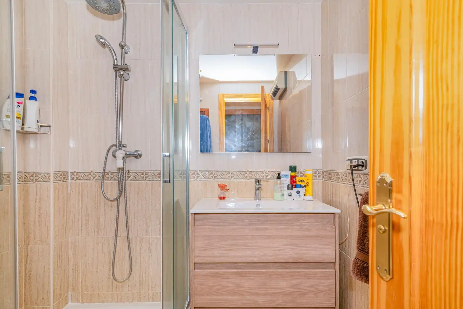 Bathroom of Flat for sale in La Zubia  with Air Conditioner