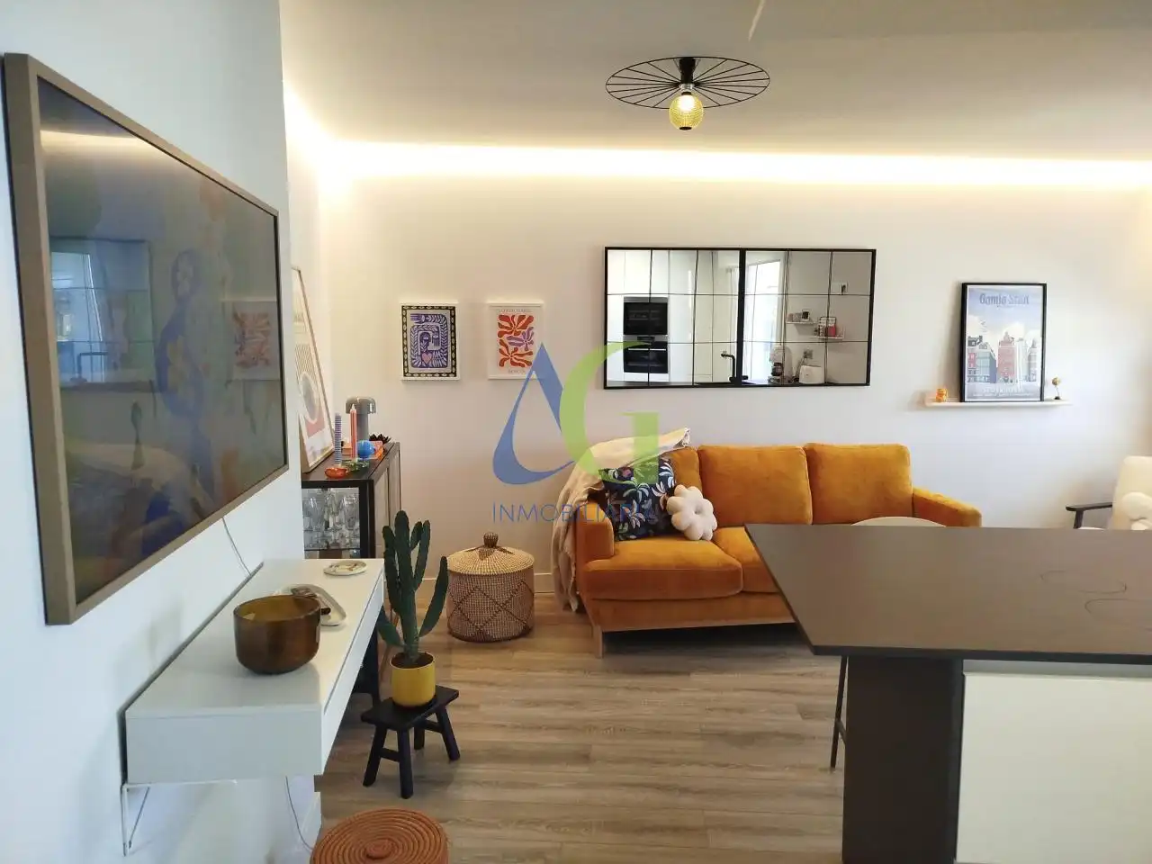Sala d'estar de Apartament en venda en Villaquilambre amb Calefacció, Parquet i Terrassa