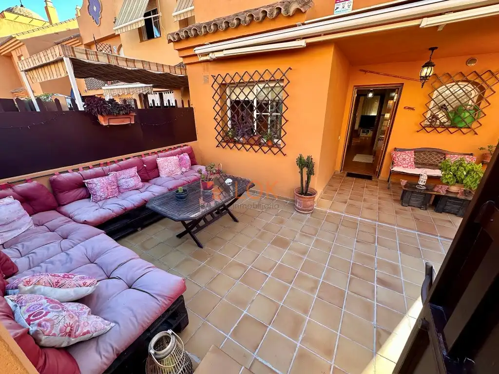 Casa en venta en Calle Pepa Flores González, imagen 2