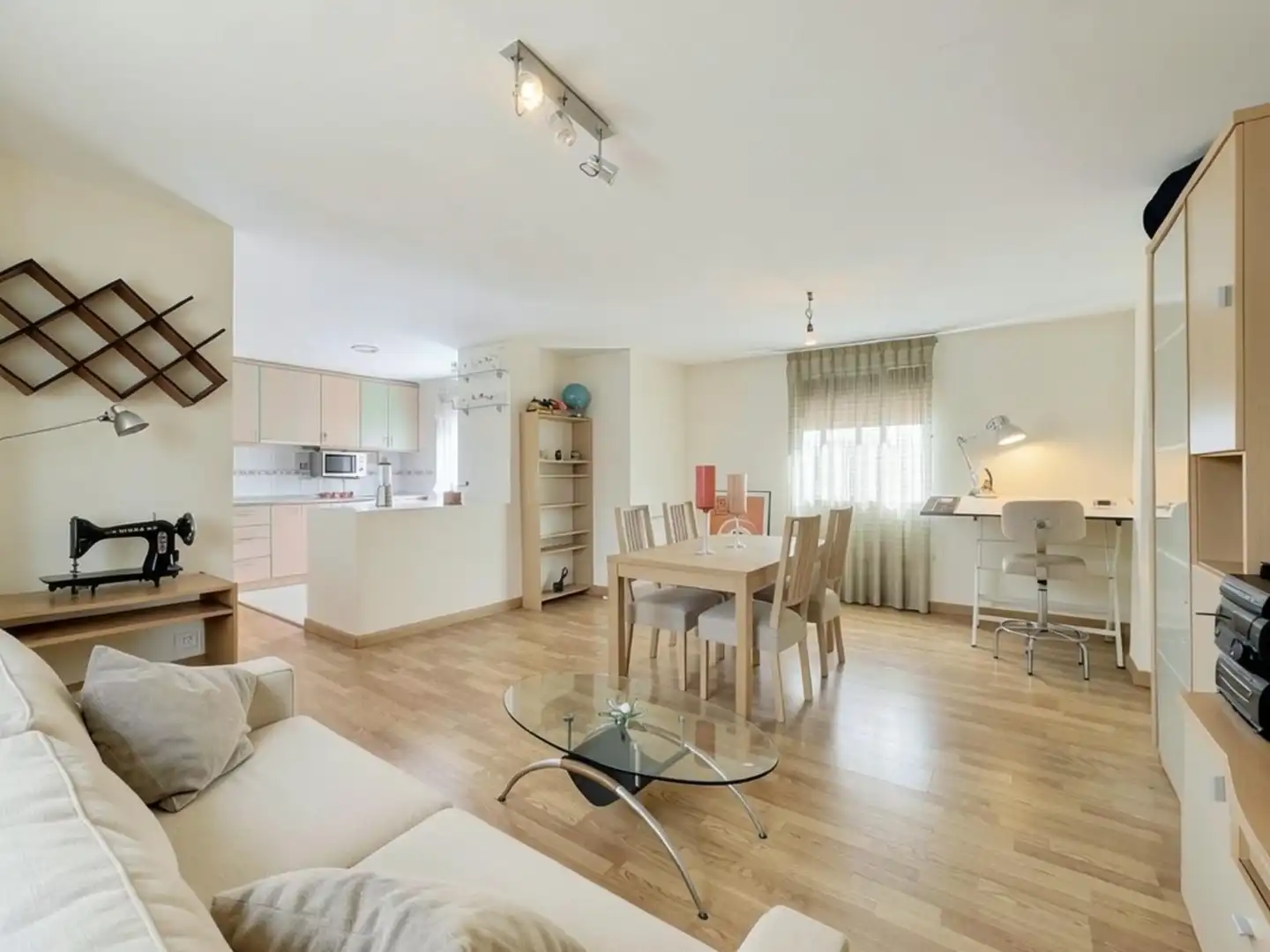 Vista exterior de Piso en venta en Zaragoza con Calefacción