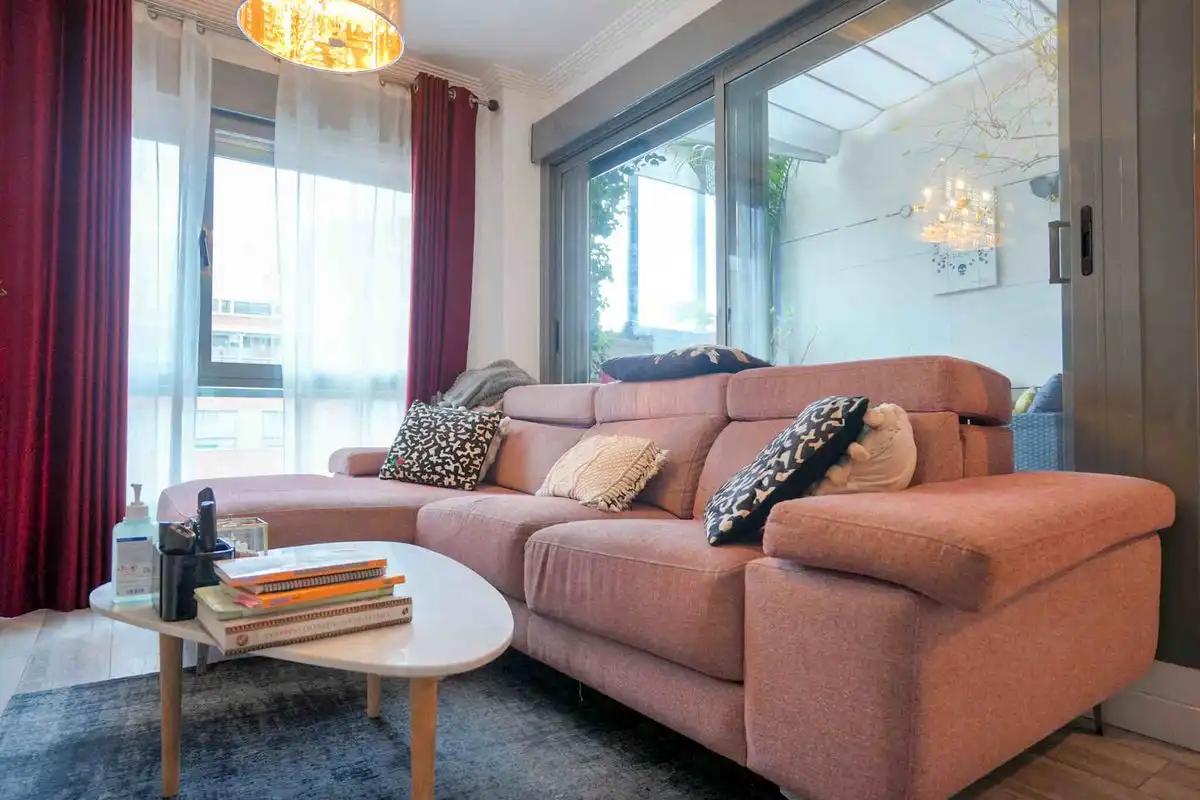 Sala d'estar de Àtic en venda en Madrid amb Aire condicionat, Calefacció i Jardí privat