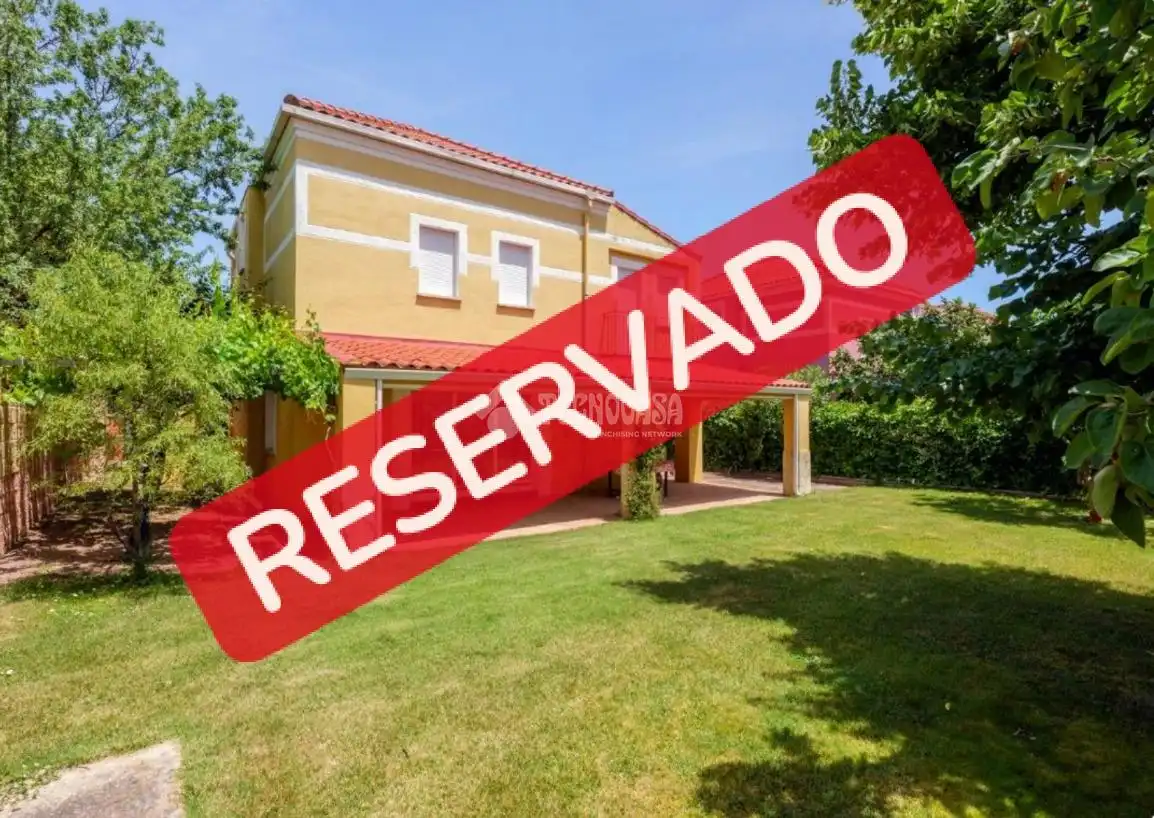 Casa amb piscina en venda a Cabanillas del Campo