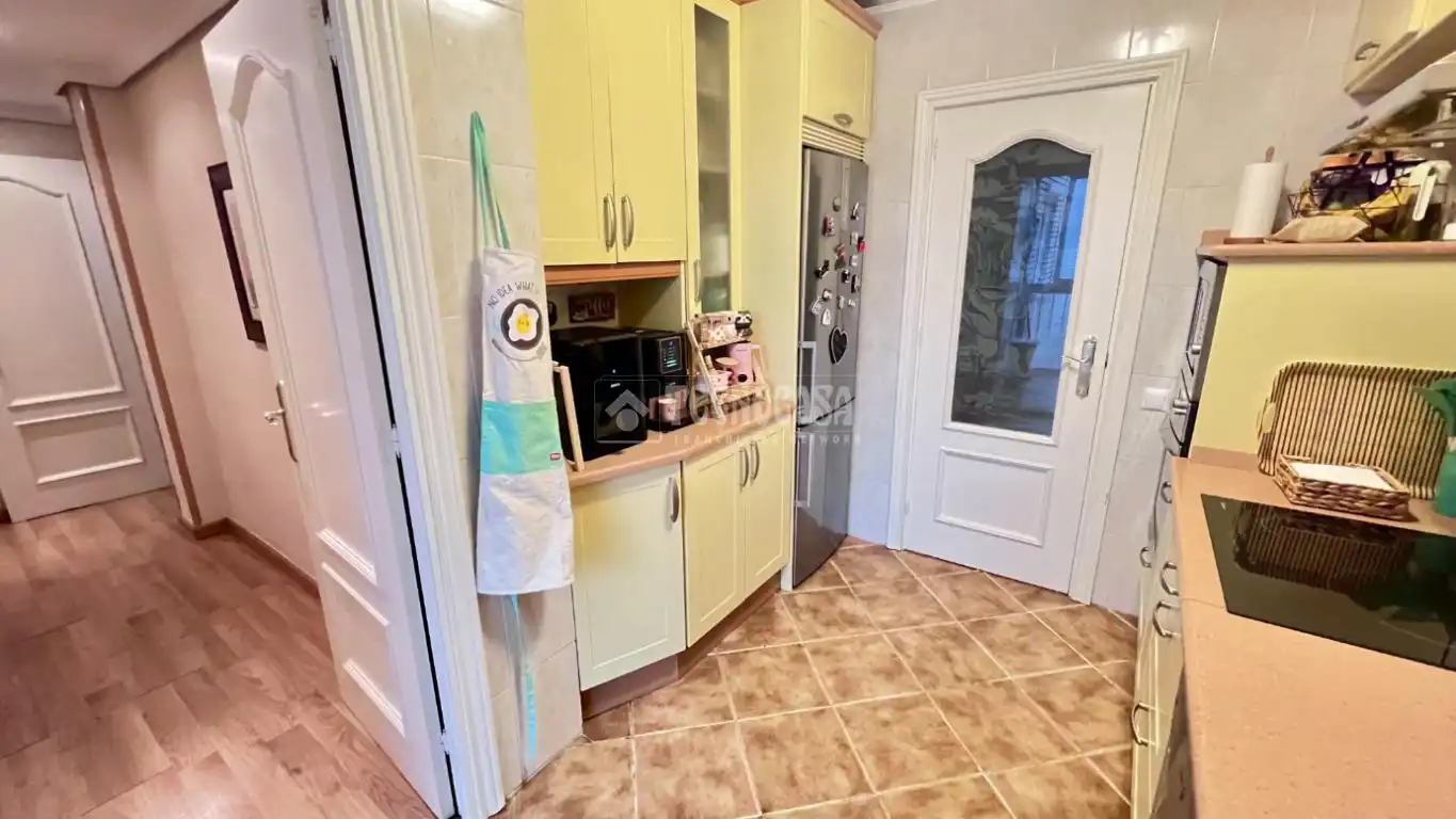 Cocina de Piso en venta en Alcalá de Henares con Aire acondicionado, Calefacción y Terraza