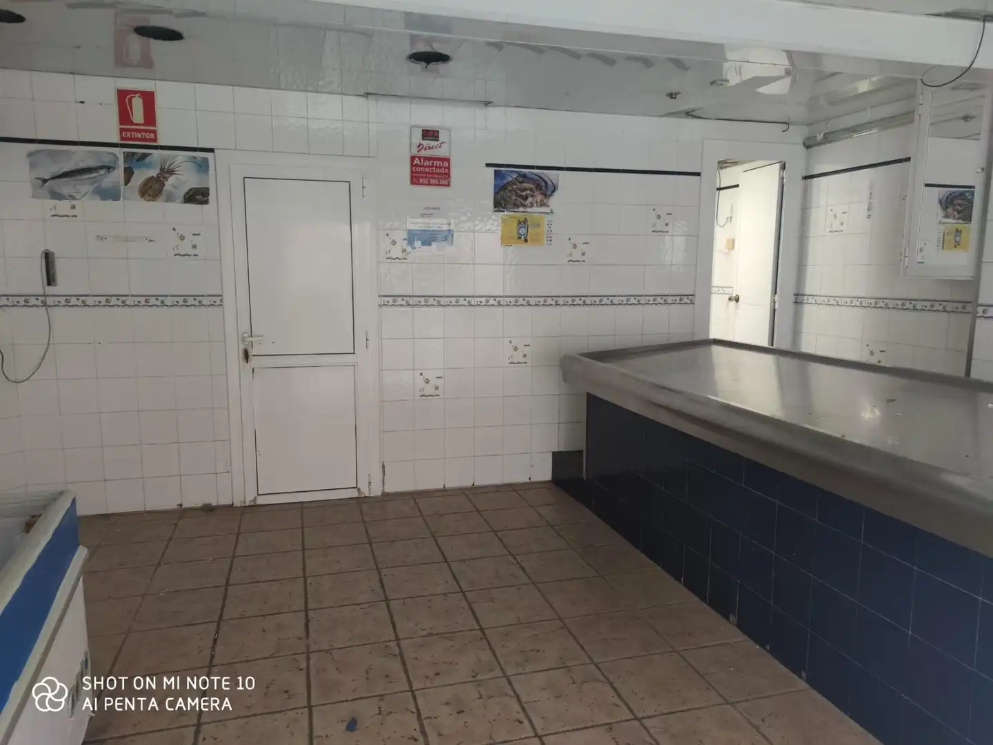 Cocina de Local en venta en Cornellà de Llobregat con Aire acondicionado