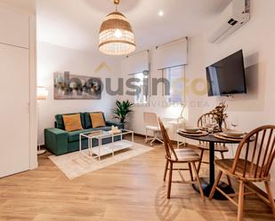 Living room of Flat to rent in  Madrid Capital  with Air Conditioner, Heating and Furnished