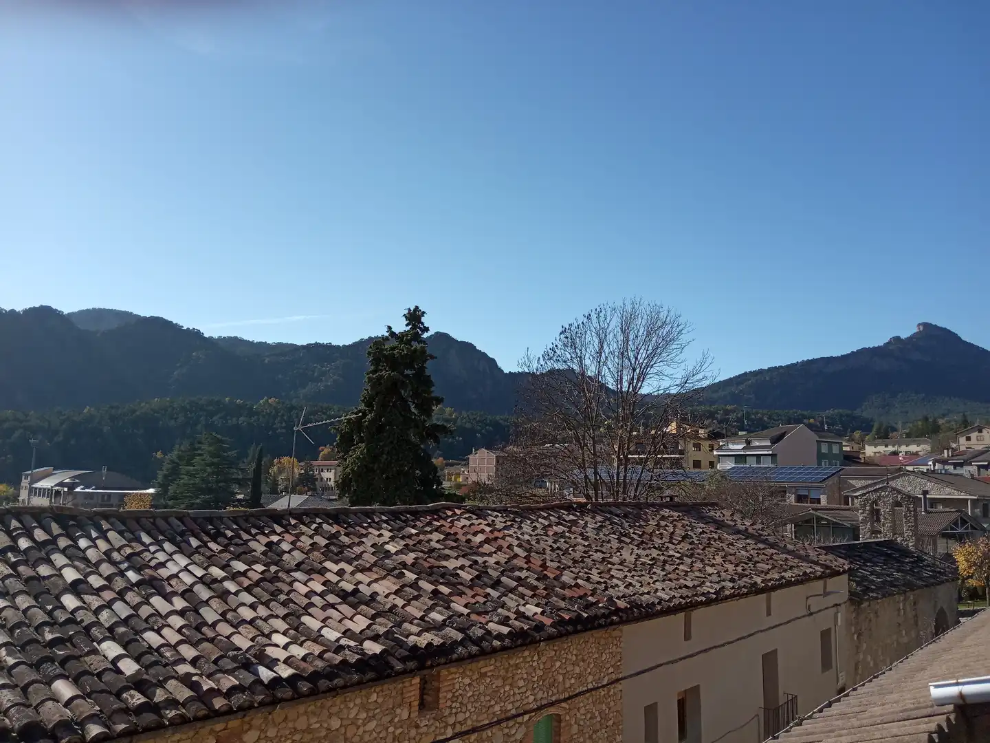 Vista exterior de Casa adosada en venda en Sant Llorenç de Morunys amb Calefacció, Terrassa i Moblat
