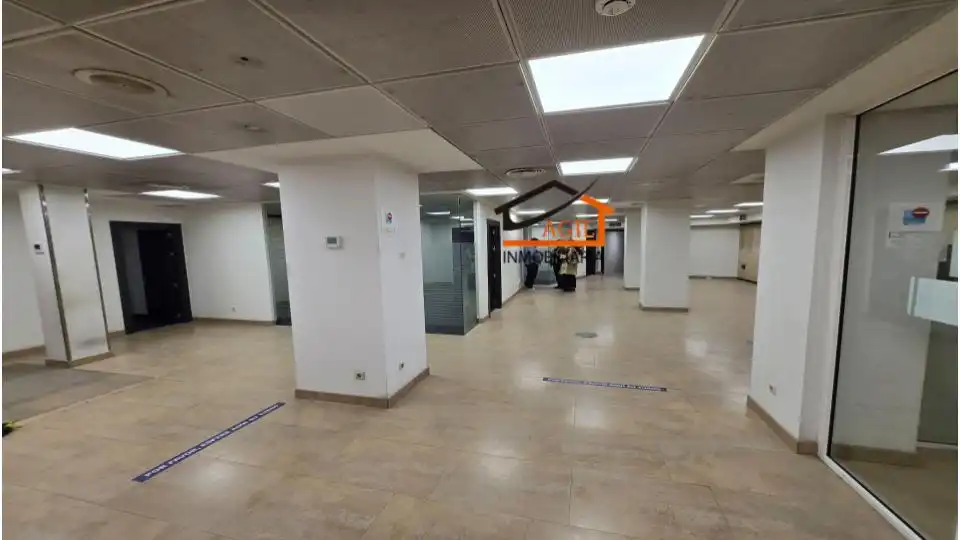 Commercial properties for rent in Leganés  with Air Conditioner, Heating and Alarm