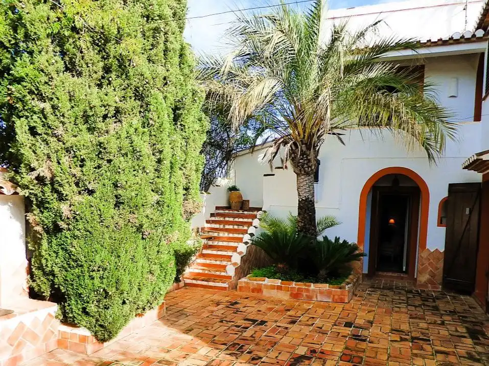 Casa rústica amb jardí en venda a Carrer Lago Aral 73, imagen 28